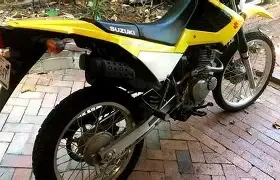 Suzuki DR 200 S