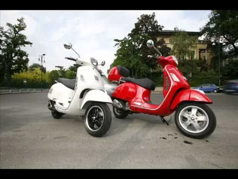 Vespa GT Navy 250
