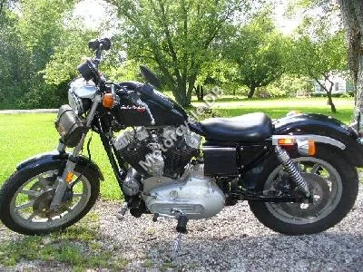 Harley-Davidson XLH Sportster 883 De Luxe