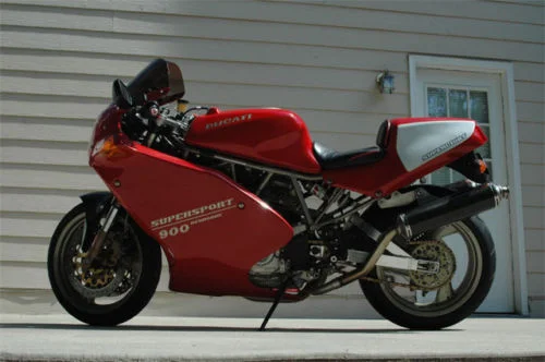 Ducati 900 Superlight