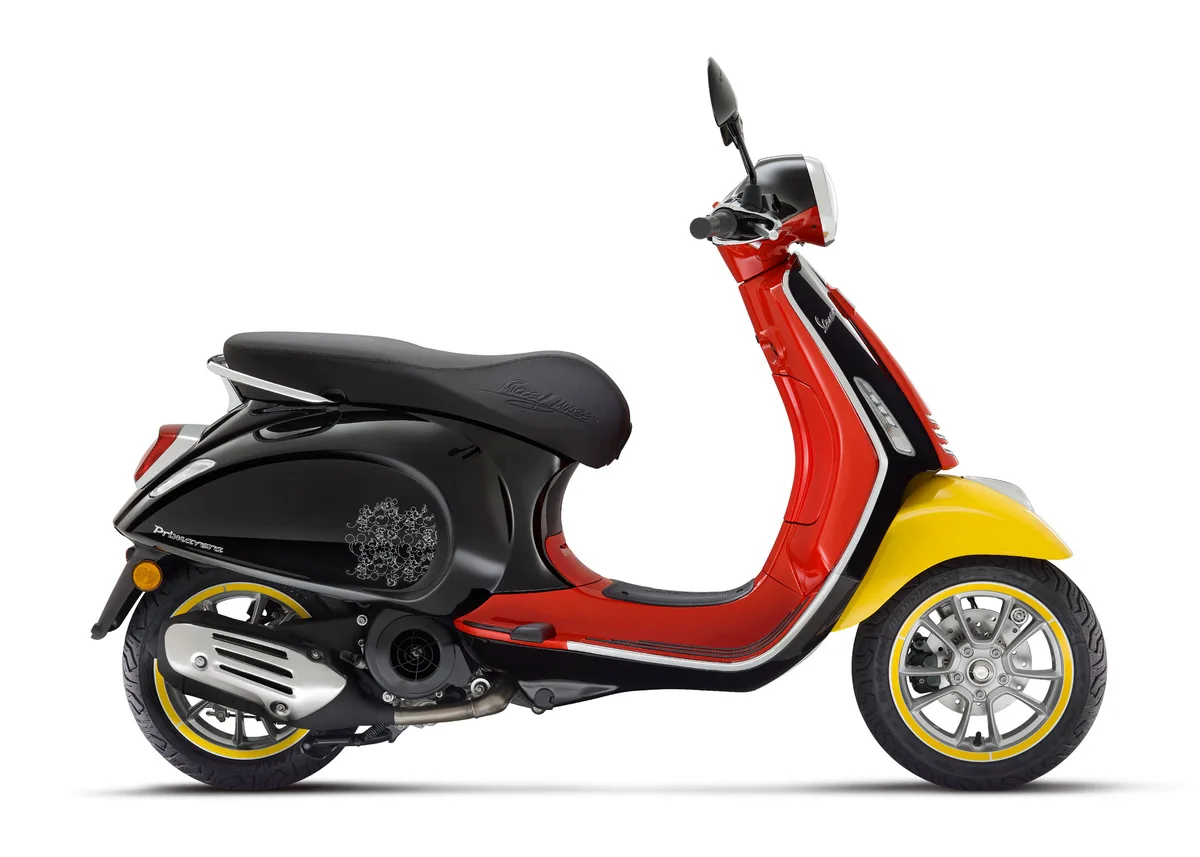 Vespa Primavera Disney Mickey Mouse Edition 2025
