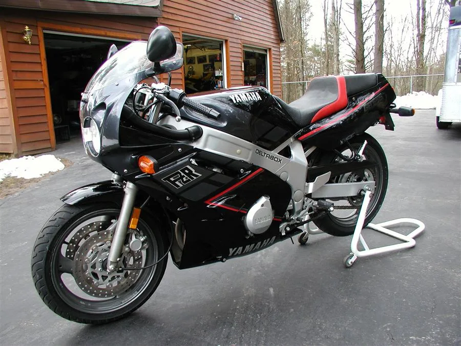 Yamaha FZR 600 (reduced effect)