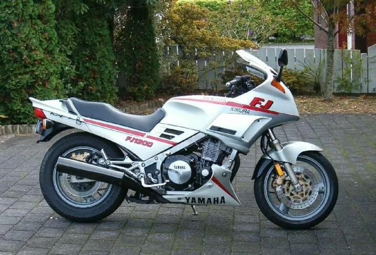 Yamaha SRX 6 (reduced effect)