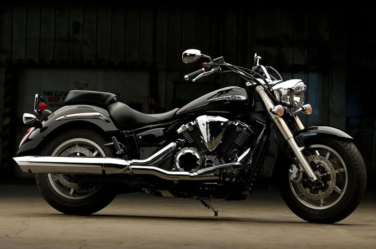 Yamaha XVS 1300 A Midnight Star
