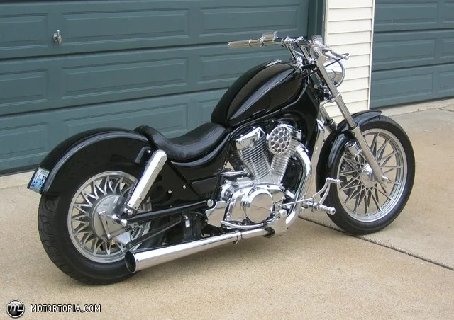 Suzuki VS 750 Intruder