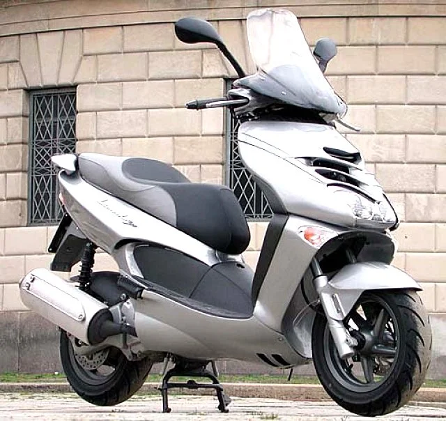 Aprilia Leonardo 300