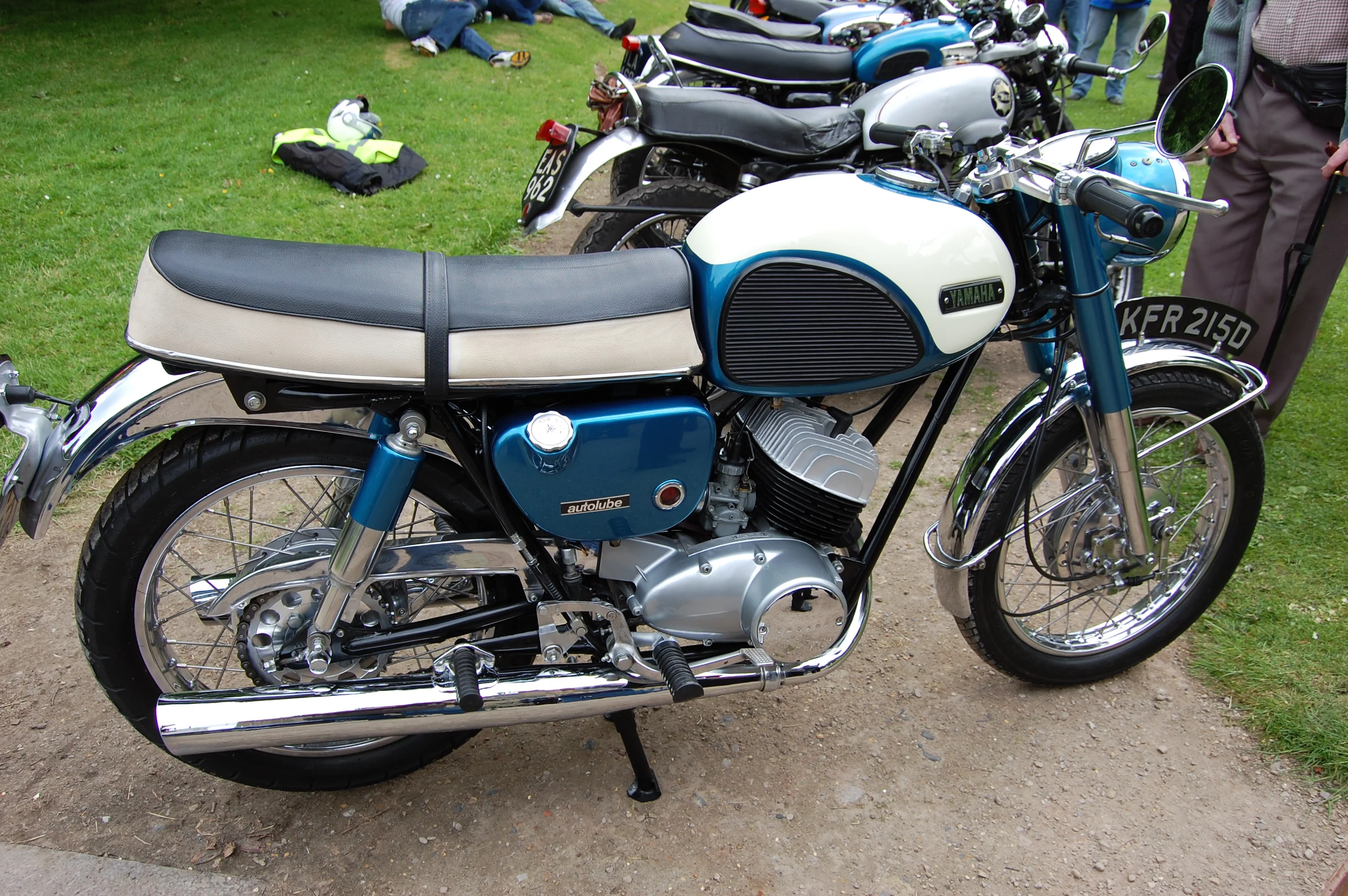 Yamaha YDS 3