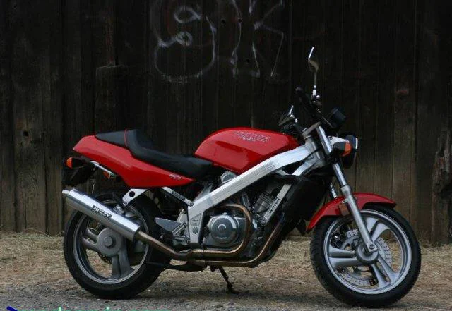Honda NT 650 Hawk GT