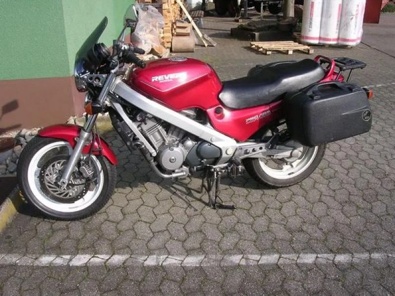 Honda NTV 650 Revere (reduced effect #2)