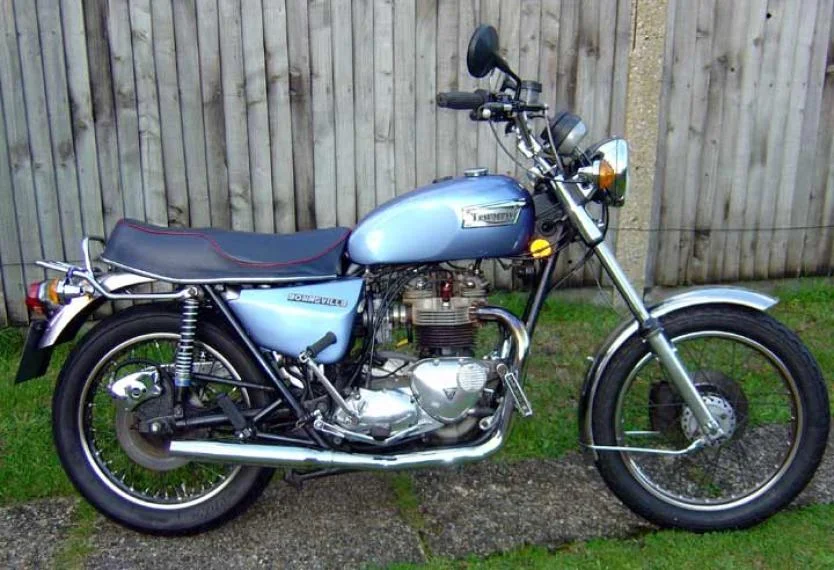 Triumph T 140 E Bonneville Special