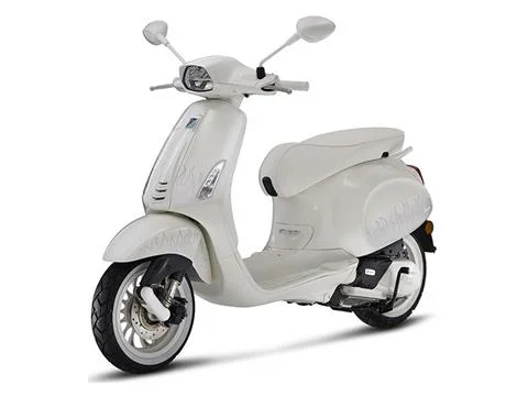 Vespa 50 Justin Bieber 2023