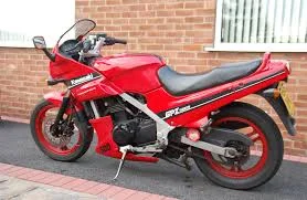 Kawasaki GPZ 500 S (reduced effect #2)