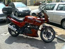 Kawasaki GPZ 500 S (reduced effect #2)