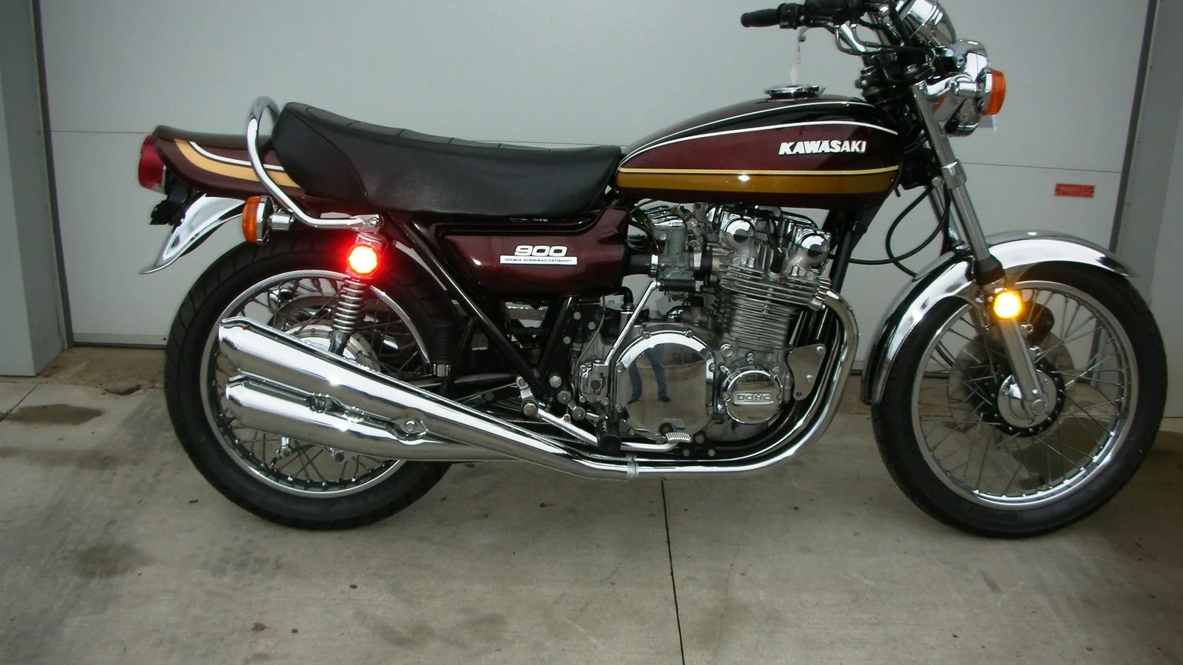 Kawasaki KX 900