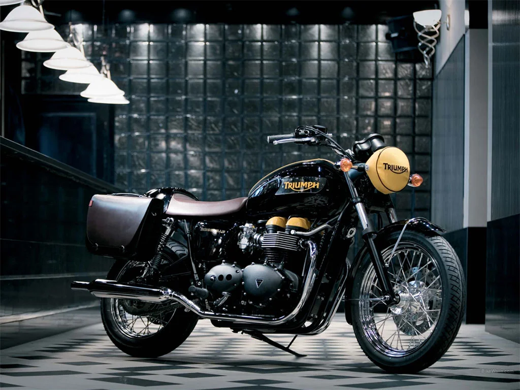 Triumph Bonneville Black