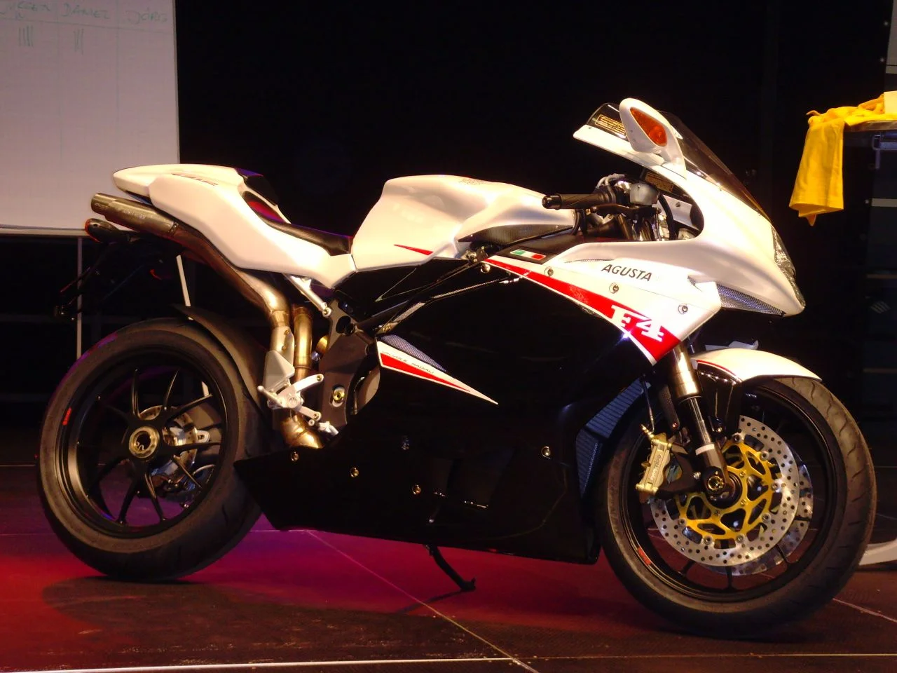 MV Agusta F4 1000 R