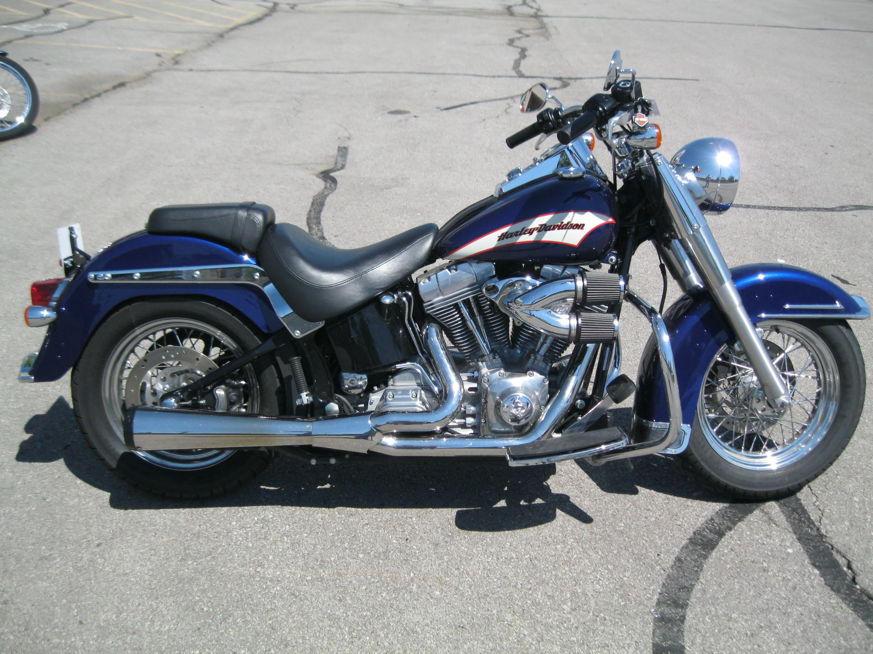 Harley-Davidson FLST Heritage Softail