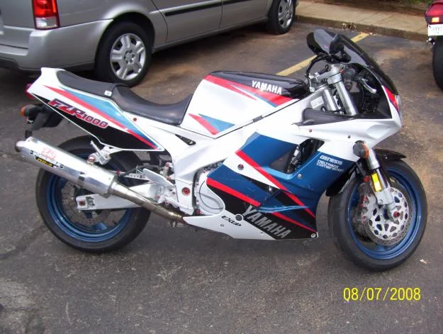 Yamaha FZR