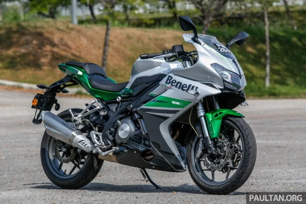 Benelli BN 302 R