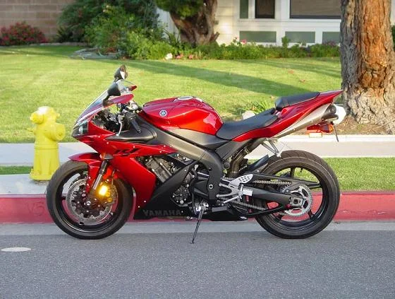 Yamaha YZF-R1