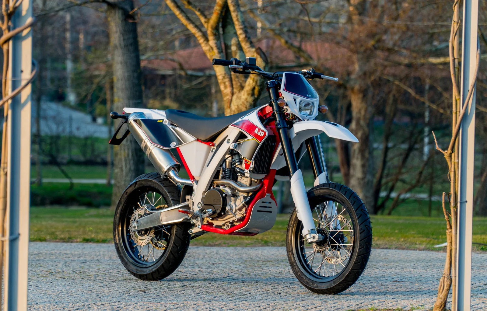 AJP PR5 Supermoto 250