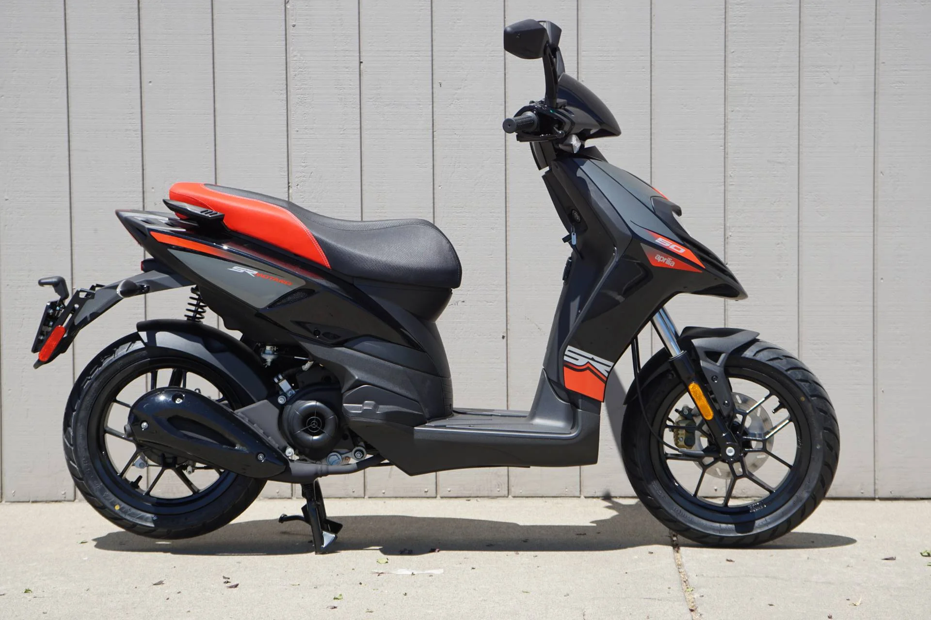 Aprilia SR Motard 50