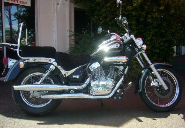 Suzuki LC 250 Intruder