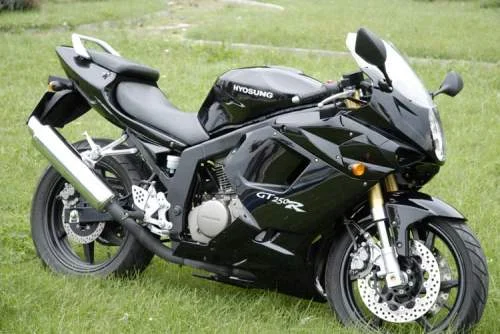 Hyosung GT250 Naked - GT250 Comet