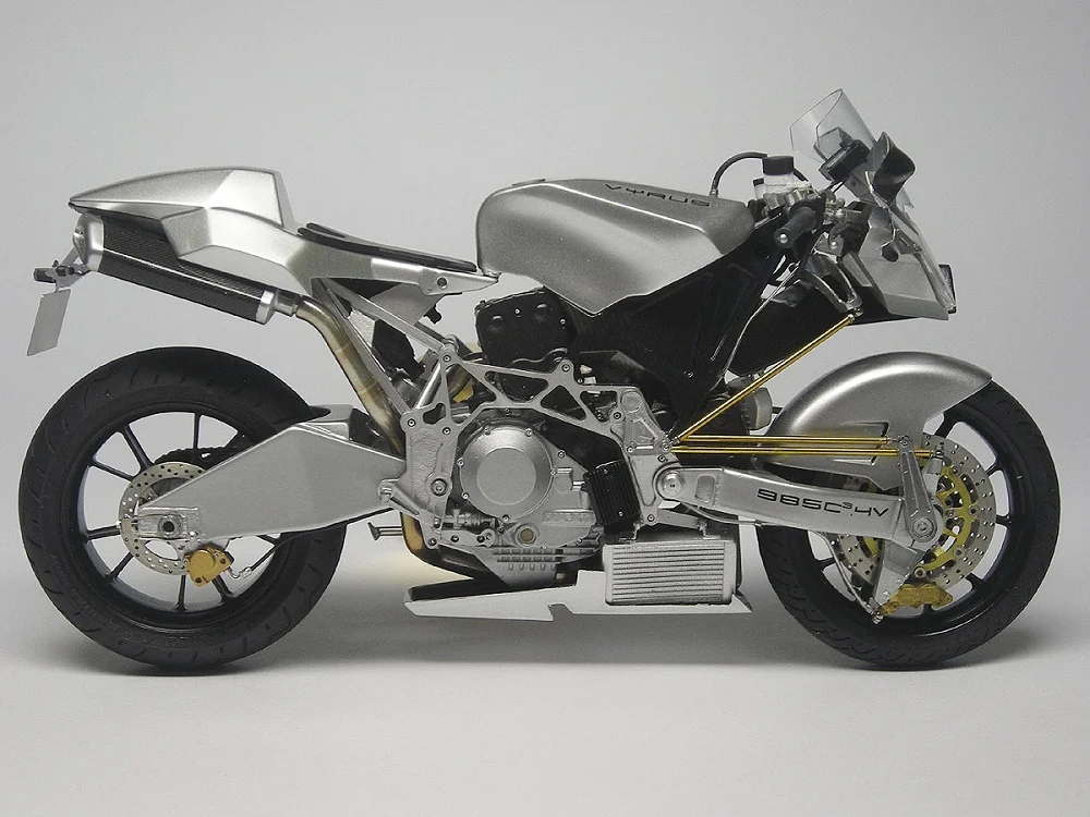 Vyrus 985 C3 4V