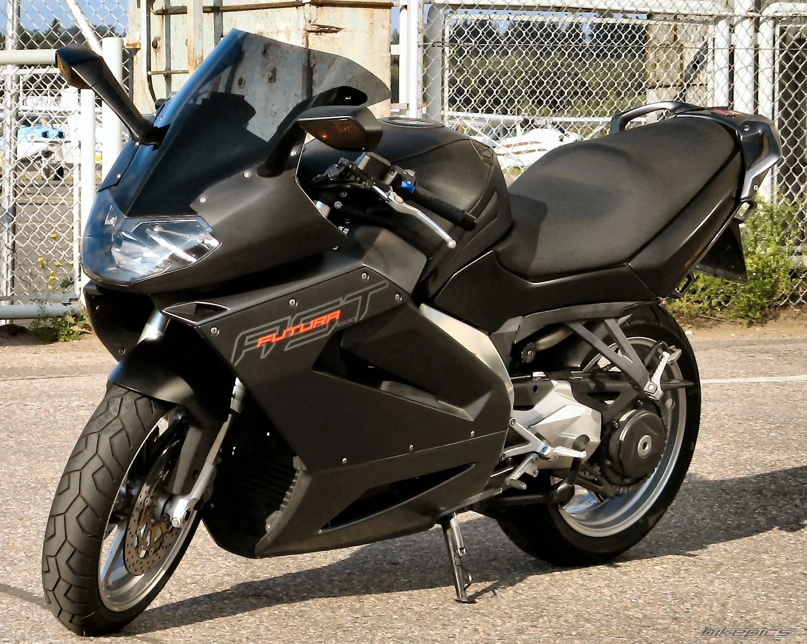 Aprilia RST 1000 Futura