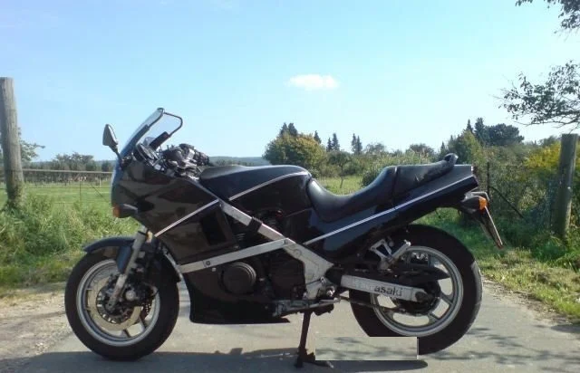 Kawasaki GPZ 600 R
