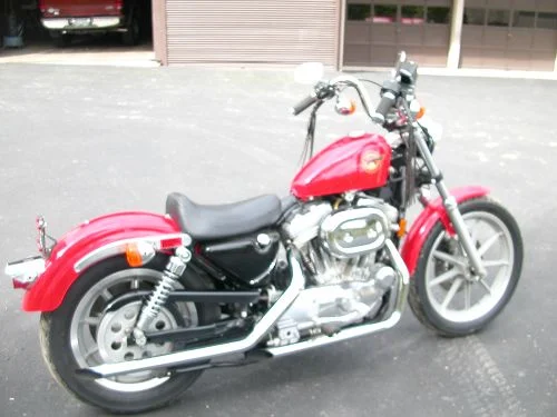 Harley-Davidson XLH Sportster 883 Hugger
