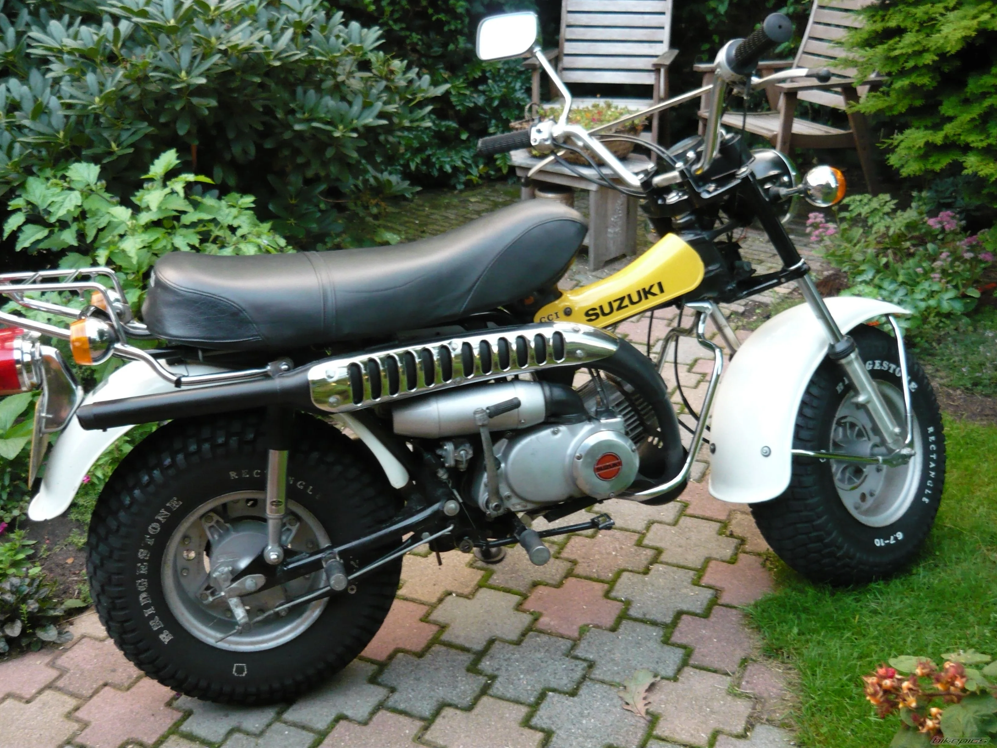 Suzuki RV 90