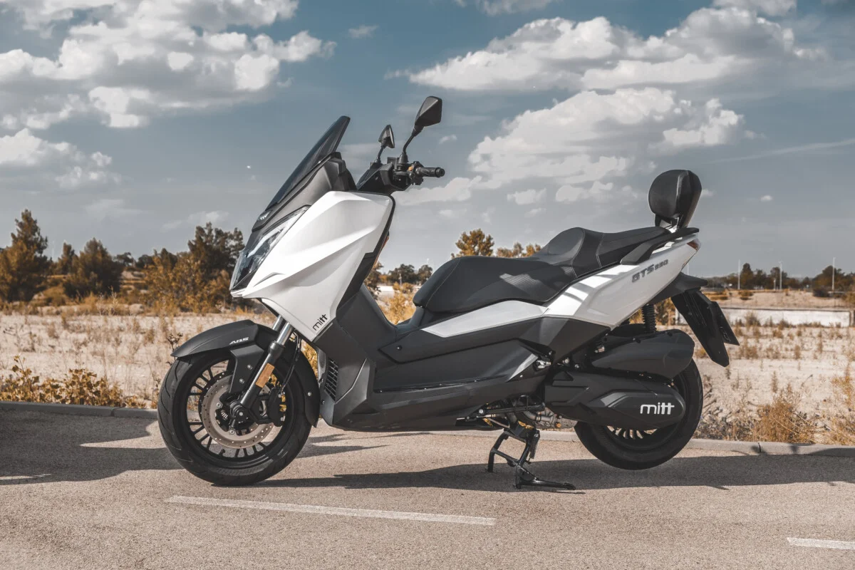 Mitt 330 GTS 2020