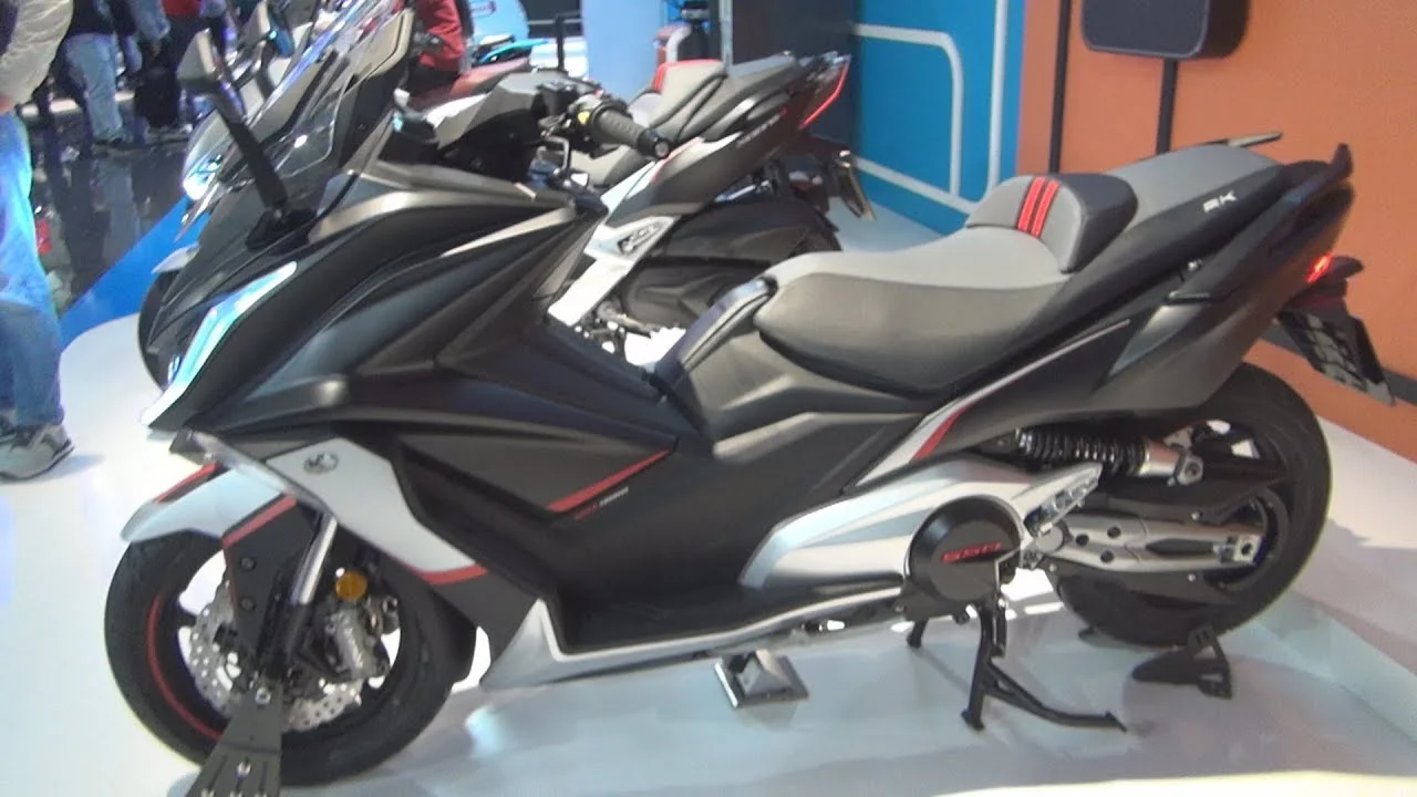 Kymco AK 550