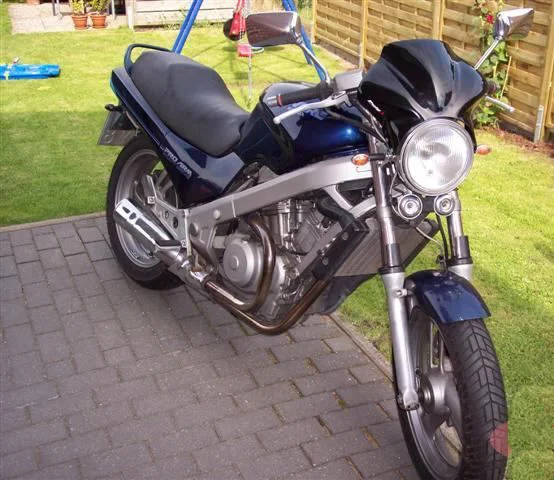 Honda NTV 650 Revere