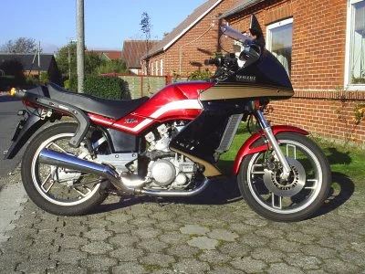 Yamaha XZ 550