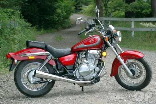 Suzuki GZ 250