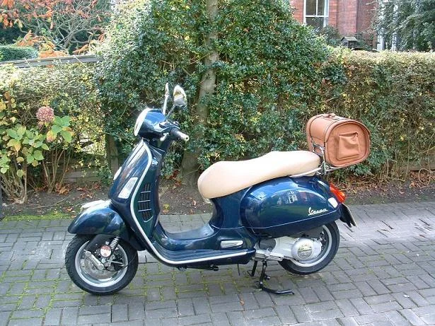 Vespa GT Navy 125