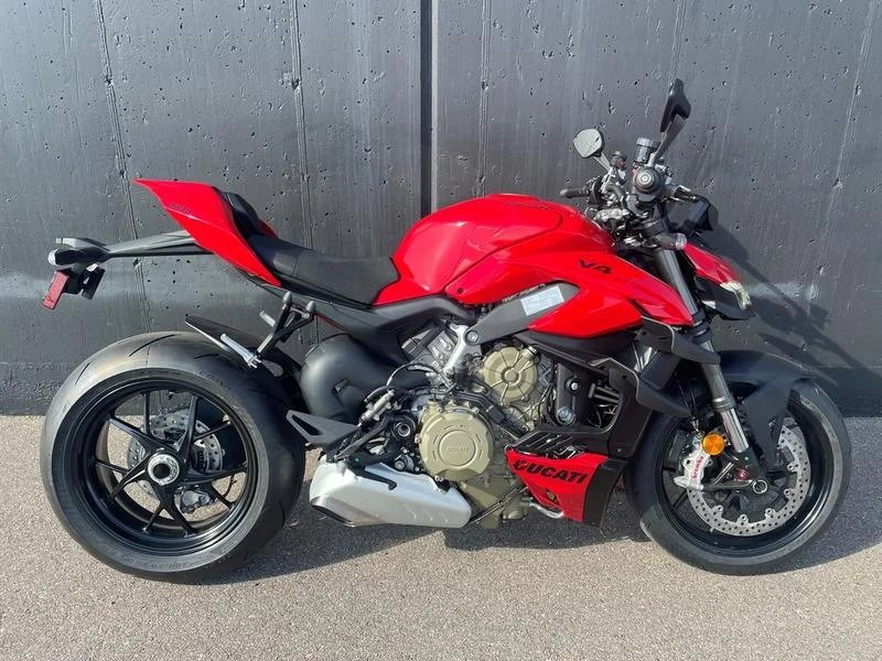 Best Naked Motorcycles of 2026: Buyer's Guide